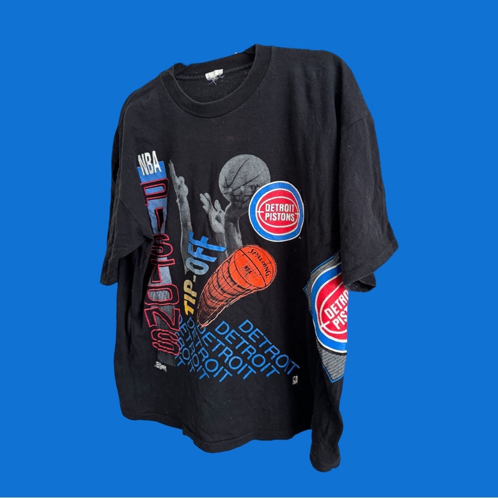 Salem sportswear Detroit Pistons tee